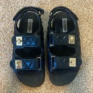 STEVE MADDEN Quilted Buckle Sandal Size 8M